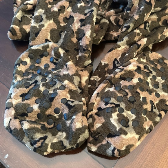 NWT CLUB ROOM Men’s plush fleece camouflage camo footed onesie pajamas pjs - Picture 8 of 9